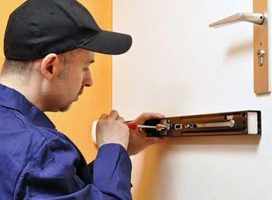 Universal Locksmith Store Weatogue, CT 860-516-0810 - 17-Emergency-locks-Locksmith